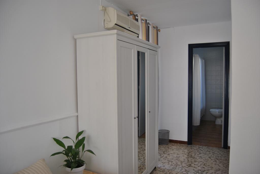Hostal Puerto De Santa Maria El Puerto de Santa Maria Ngoại thất bức ảnh